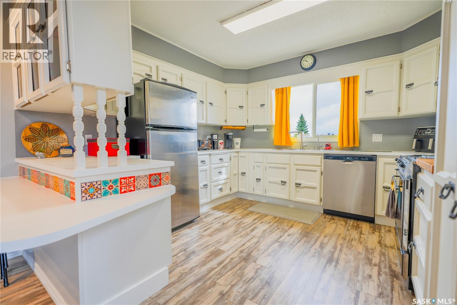 254 2nd Avenue E, Gravelbourg, Saskatchewan  S0H 1X0 - Photo 13 - SK033895