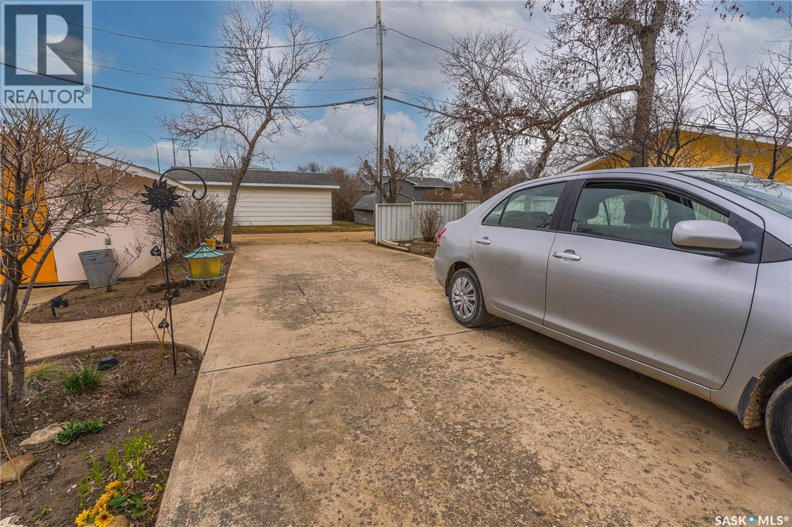 254 2nd Avenue E, Gravelbourg, Saskatchewan  S0H 1X0 - Photo 44 - SK033895