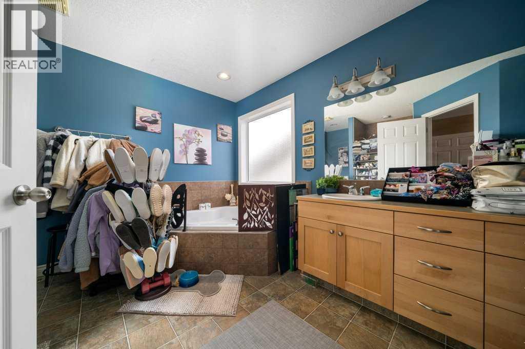 138 Terrace View Ne, Medicine Hat, Alberta  T1C 0A5 - Photo 17 - A2304319