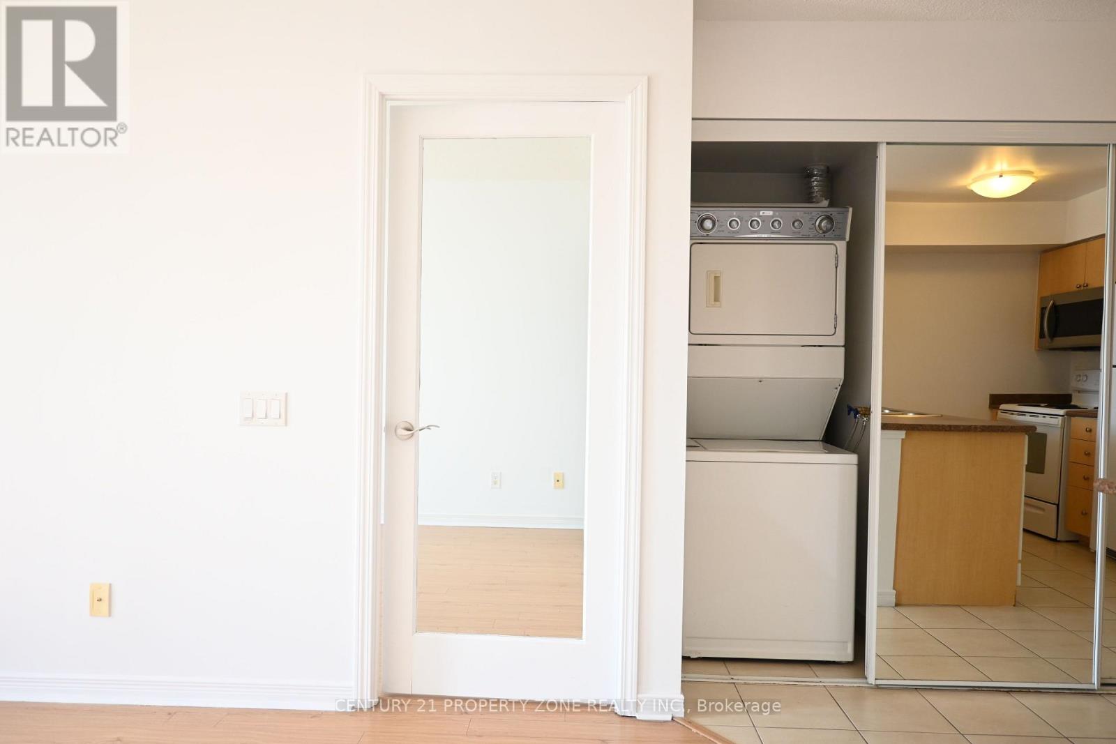 215 - 60 Heintzman Street, Toronto, Ontario  M6P 5A1 - Photo 12 - W13043664