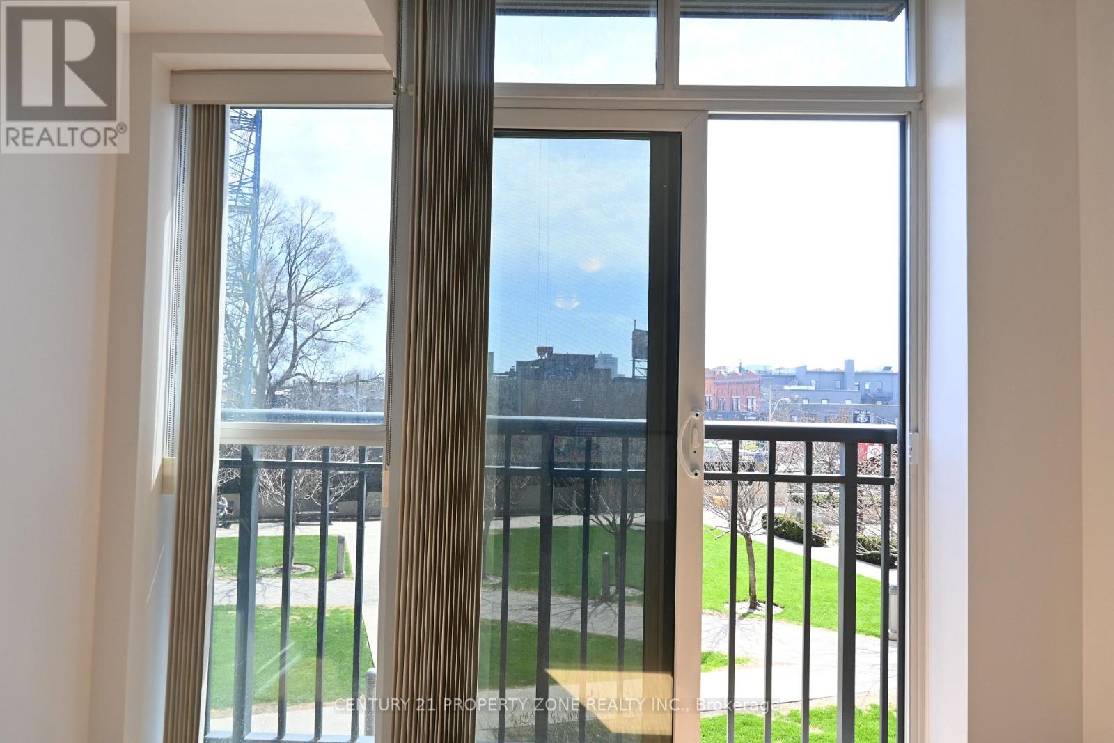 215 - 60 Heintzman Street, Toronto, Ontario  M6P 5A1 - Photo 7 - W13043664