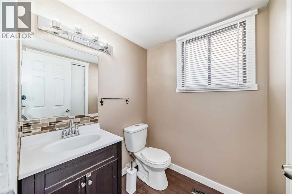 5 Falchurch Road Ne, Calgary, Alberta  T3J 1G6 - Photo 11 - A2304417