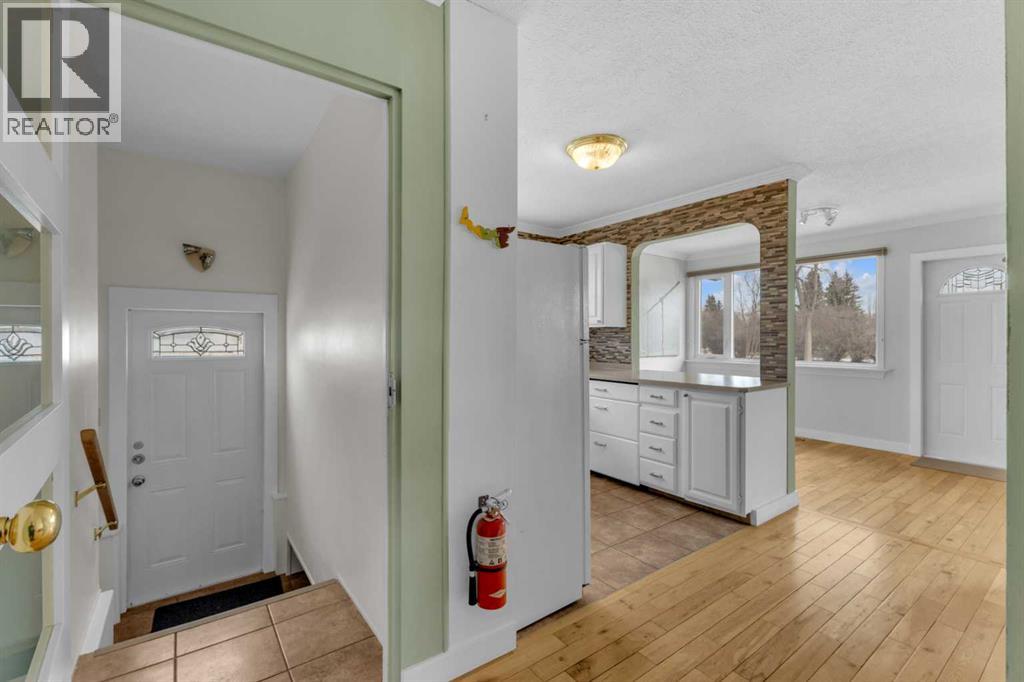 5934 41 Streetcrescent, Red Deer, Alberta  T4N 1B7 - Photo 11 - A2297336