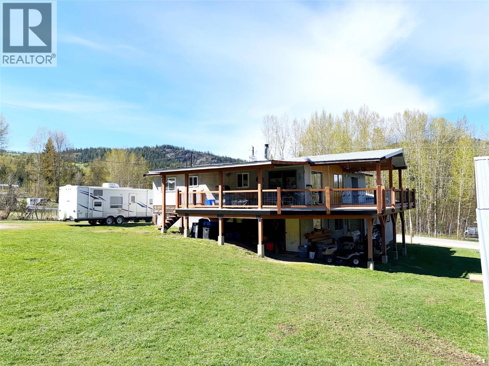 4219 Casino Road, Trail, British Columbia  V1R 4X3 - Photo 3 - 10373846
