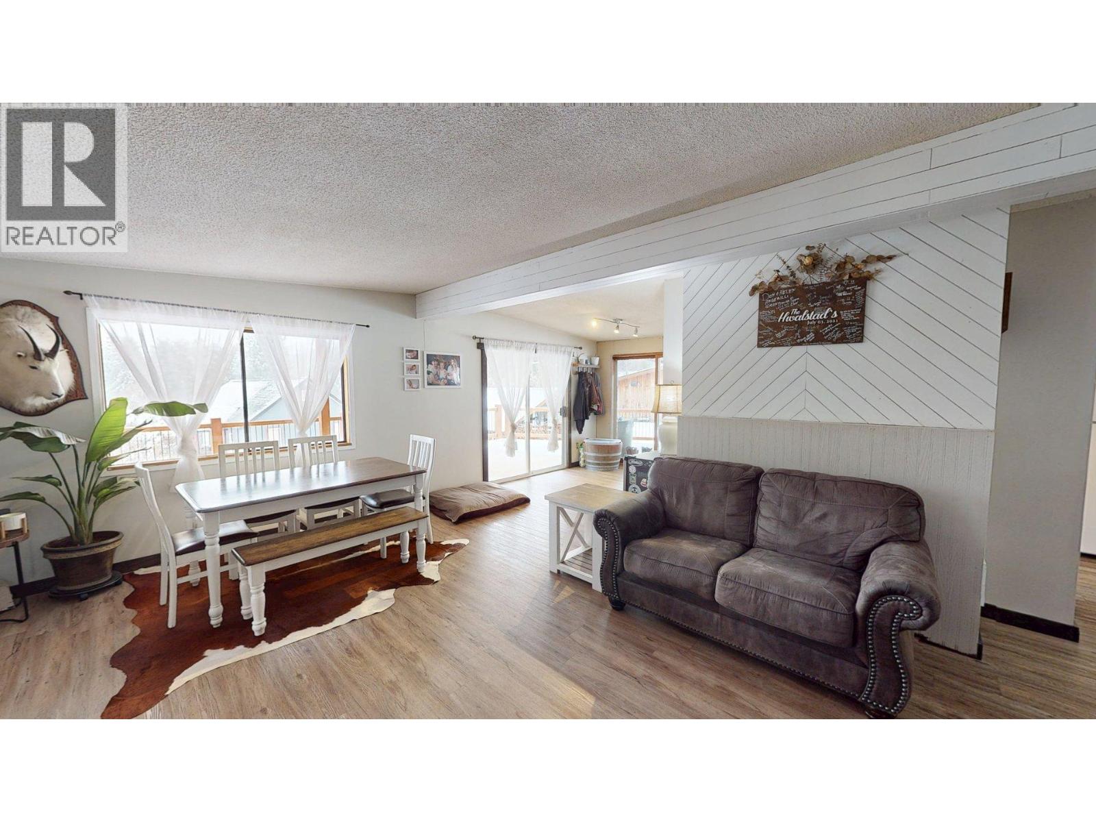 4219 Casino Road, Trail, British Columbia  V1R 4X3 - Photo 7 - 10373846