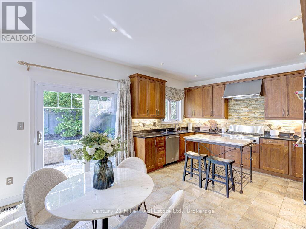 2301 Hertfordshire Way, Oakville, Ontario  L6H 7M5 - Photo 10 - W13043696