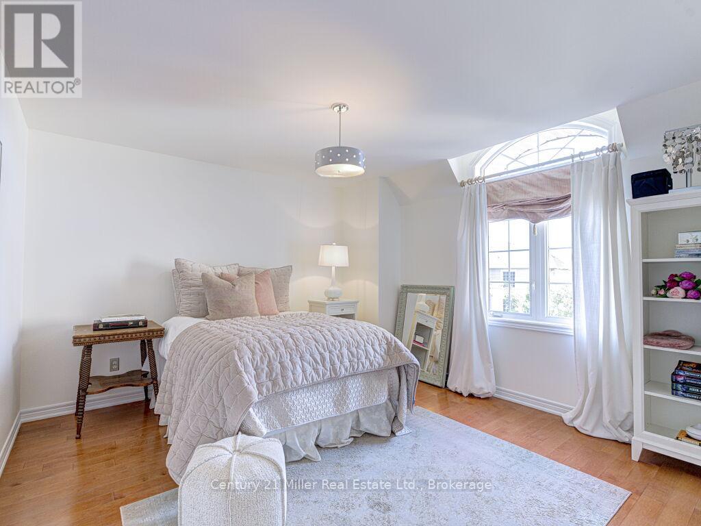 2301 Hertfordshire Way, Oakville, Ontario  L6H 7M5 - Photo 28 - W13043696