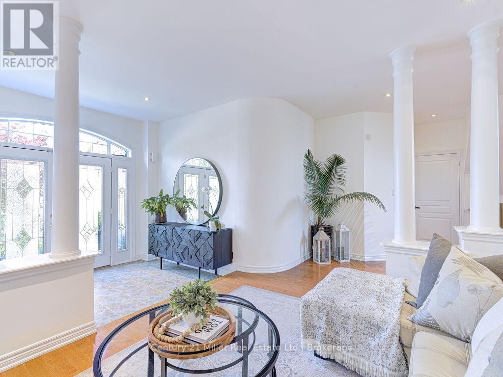 2301 Hertfordshire Way, Oakville, Ontario  L6H 7M5 - Photo 4 - W13043696