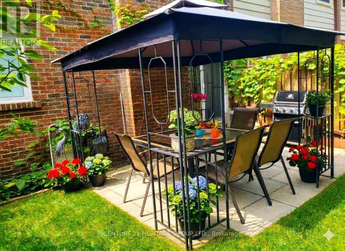 131 Black Hawk Way, Toronto, Ontario  M2R 3L7 - Photo 2 - C13043710