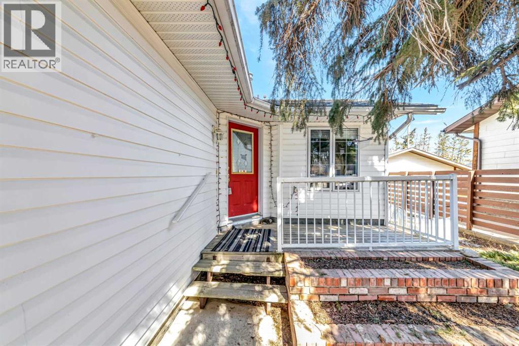 5318 46 Street, Lloydminster, Alberta  T9V 0E1 - Photo 2 - A2303755