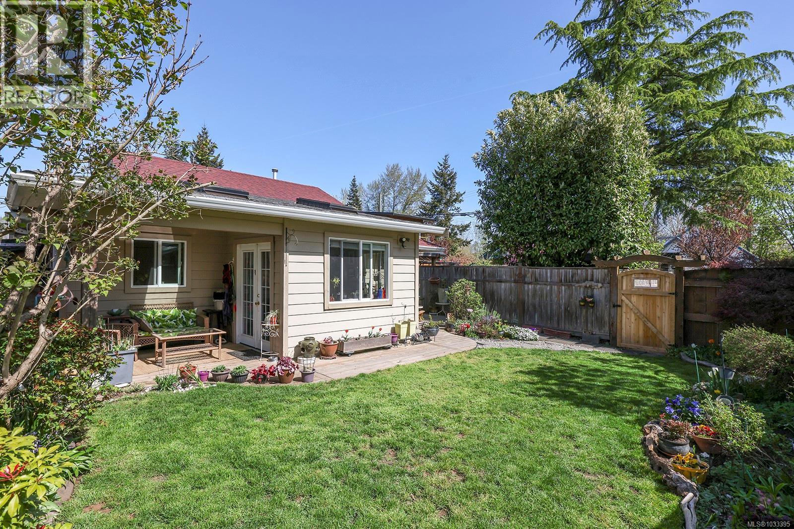 B 226 1st St, Courtenay, British Columbia