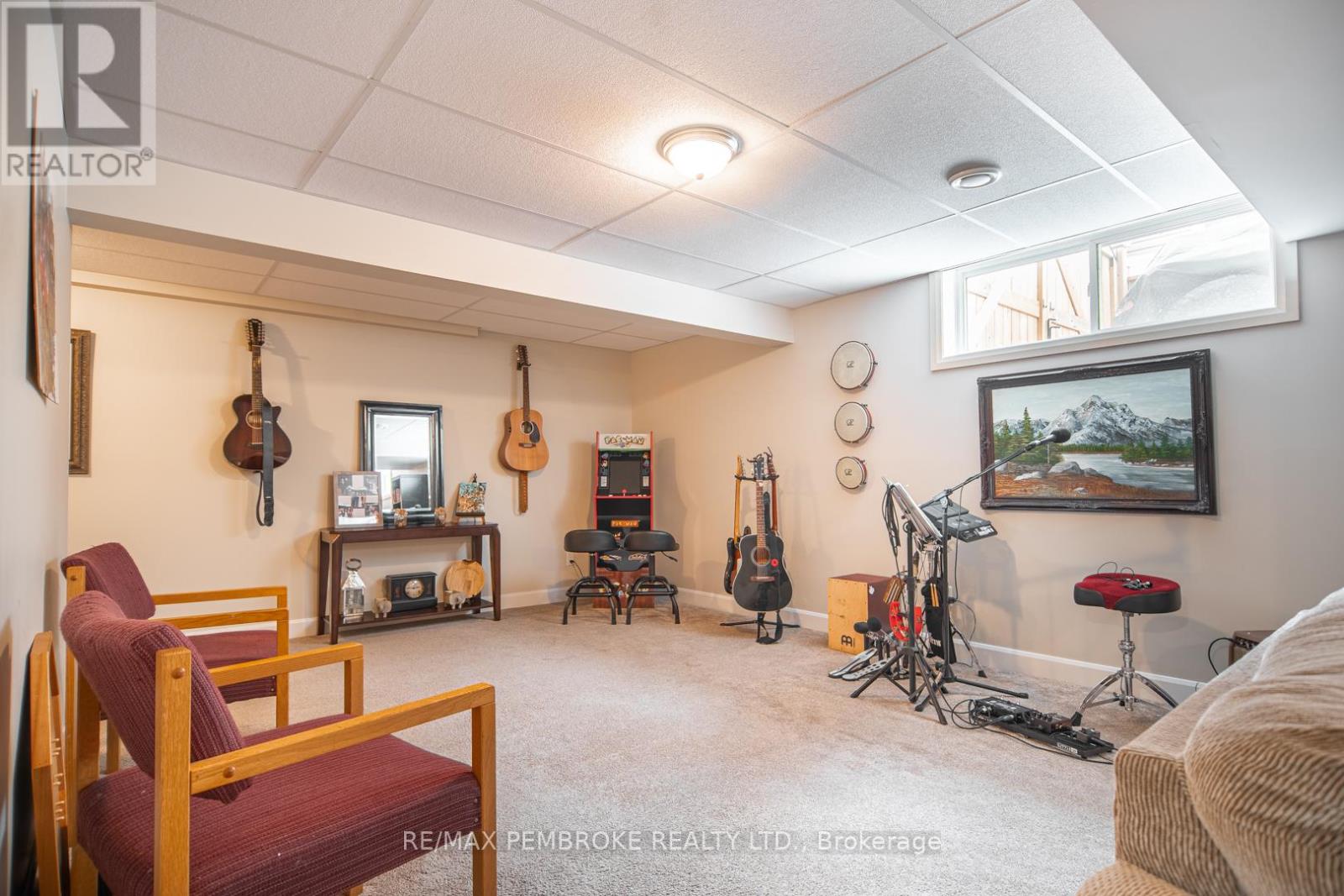 29 Terrance Drive, Petawawa, Ontario  K8H 0H3 - Photo 29 - X12986484