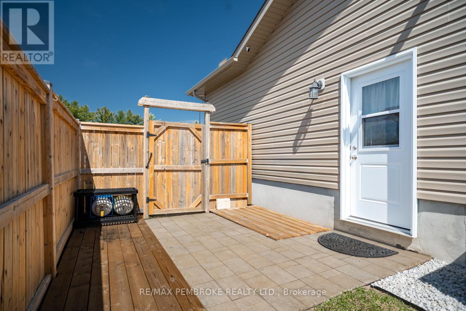 29 Terrance Drive, Petawawa, Ontario  K8H 0H3 - Photo 40 - X12986484