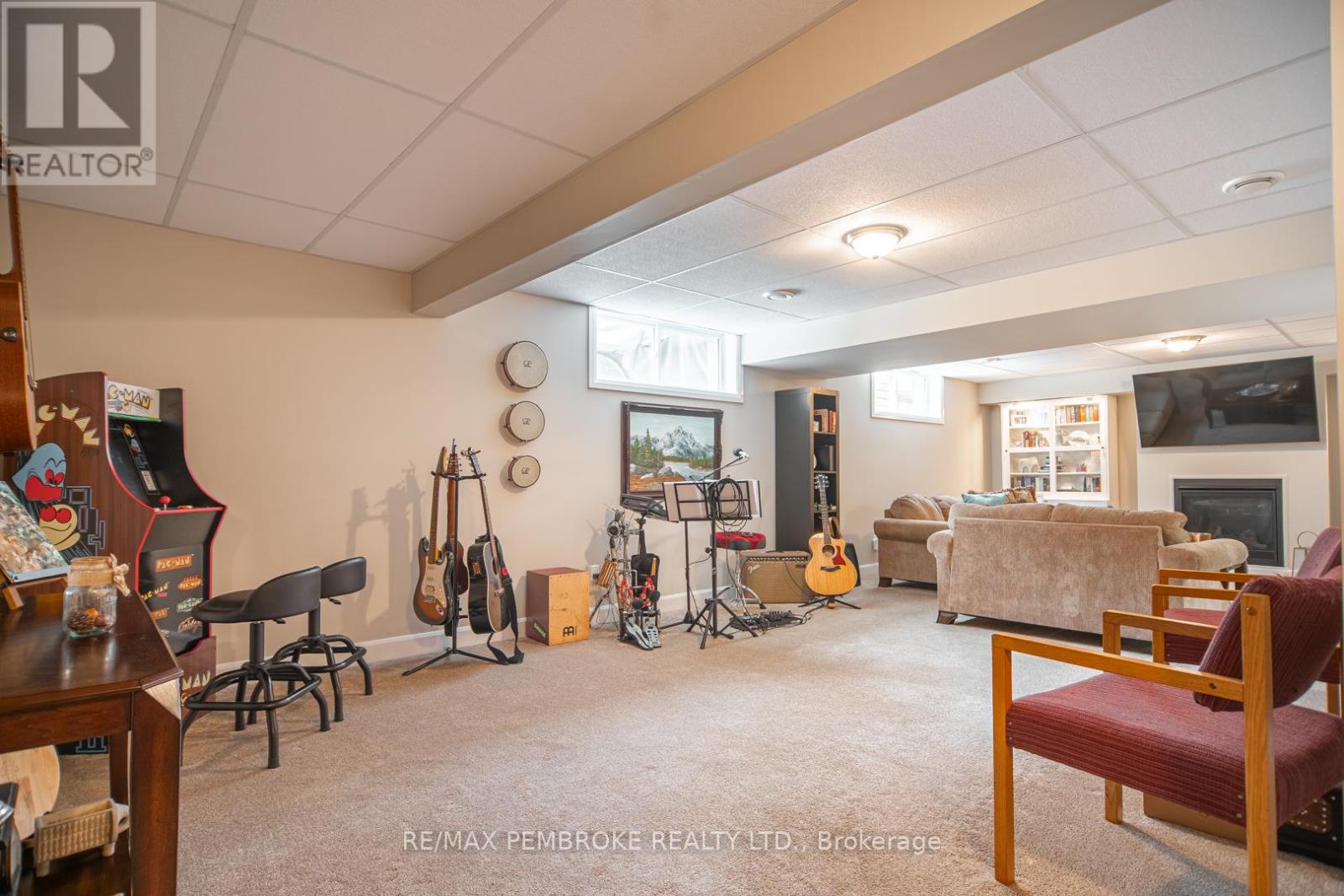 29 Terrance Drive, Petawawa, Ontario  K8H 0H3 - Photo 28 - X12986484