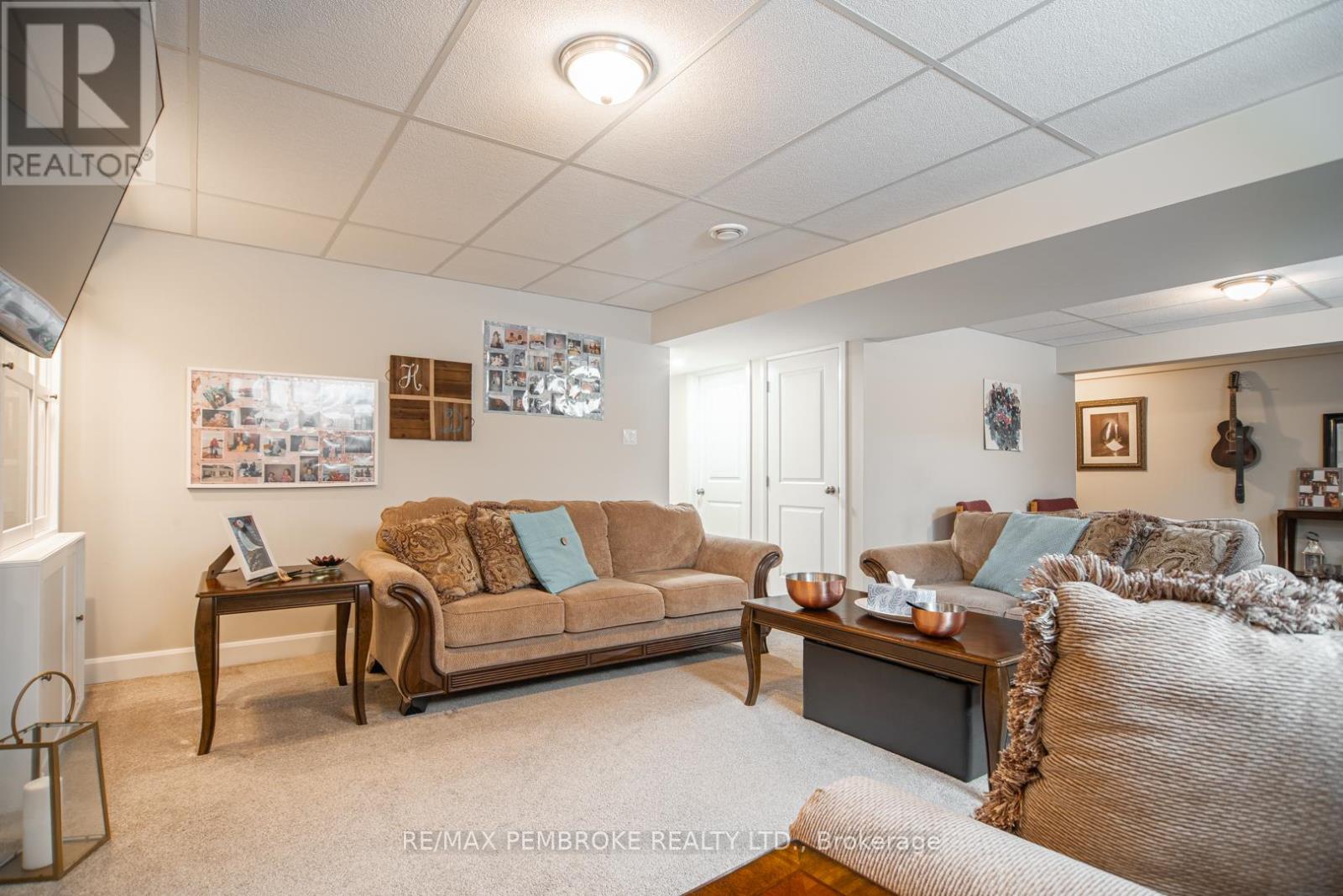 29 Terrance Drive, Petawawa, Ontario  K8H 0H3 - Photo 31 - X12986484