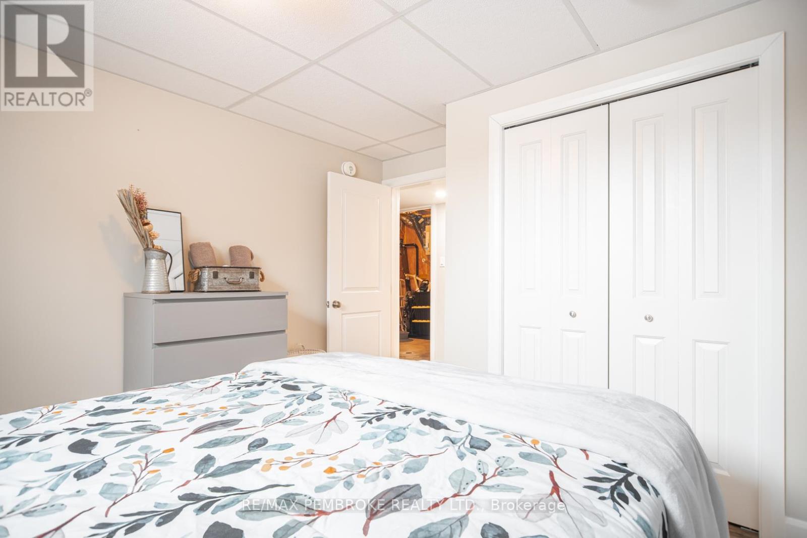 29 Terrance Drive, Petawawa, Ontario  K8H 0H3 - Photo 35 - X12986484