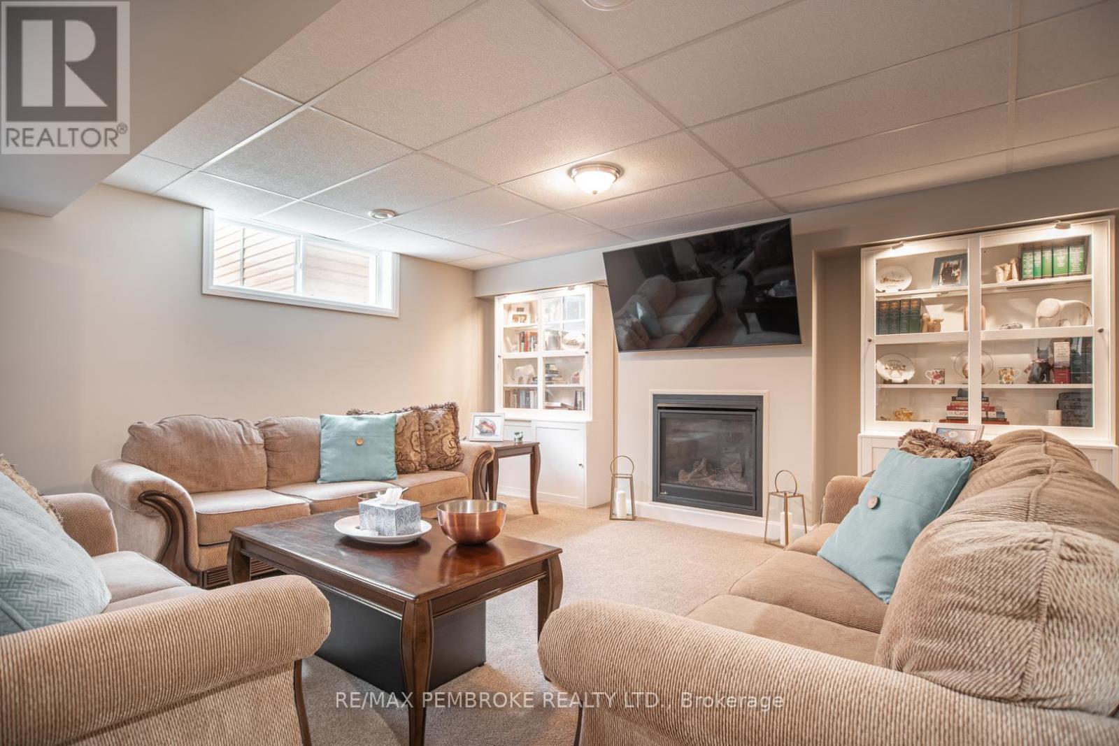 29 Terrance Drive, Petawawa, Ontario  K8H 0H3 - Photo 30 - X12986484