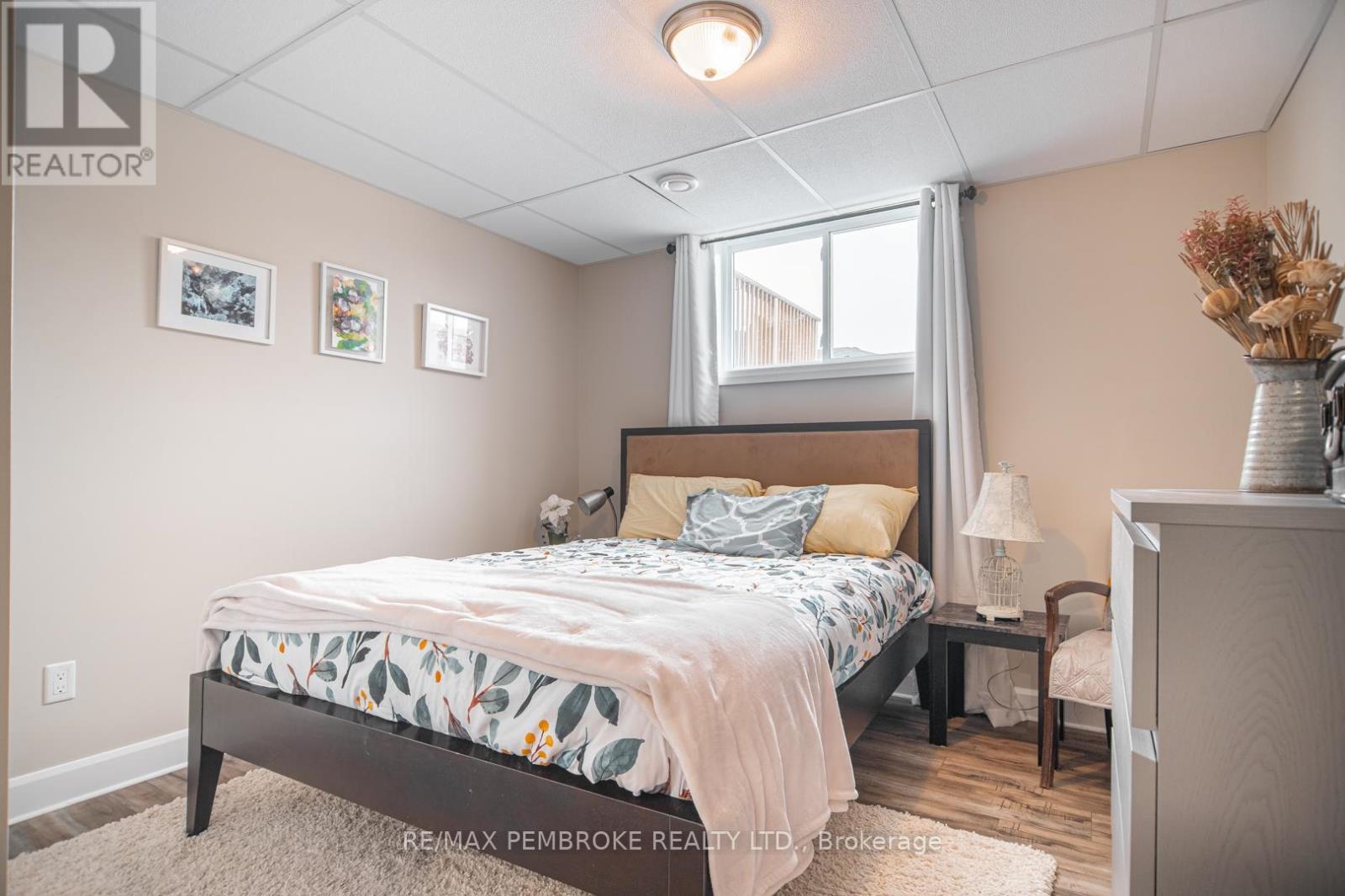 29 Terrance Drive, Petawawa, Ontario  K8H 0H3 - Photo 34 - X12986484