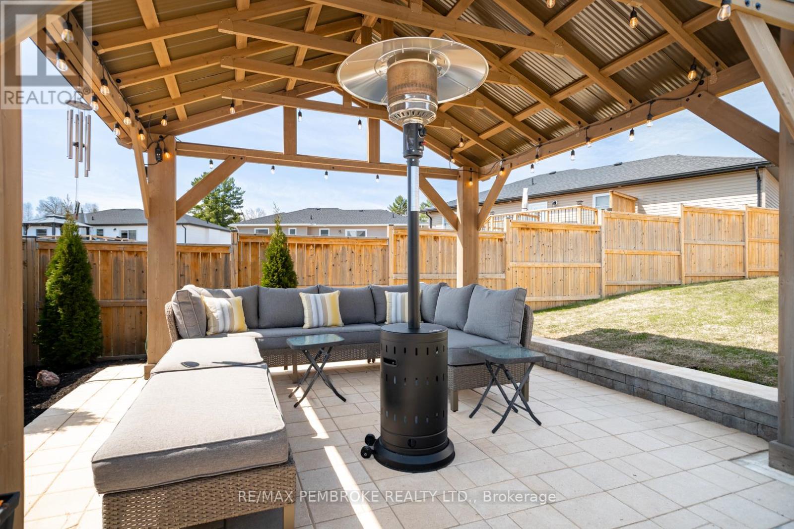 29 Terrance Drive, Petawawa, Ontario  K8H 0H3 - Photo 43 - X12986484