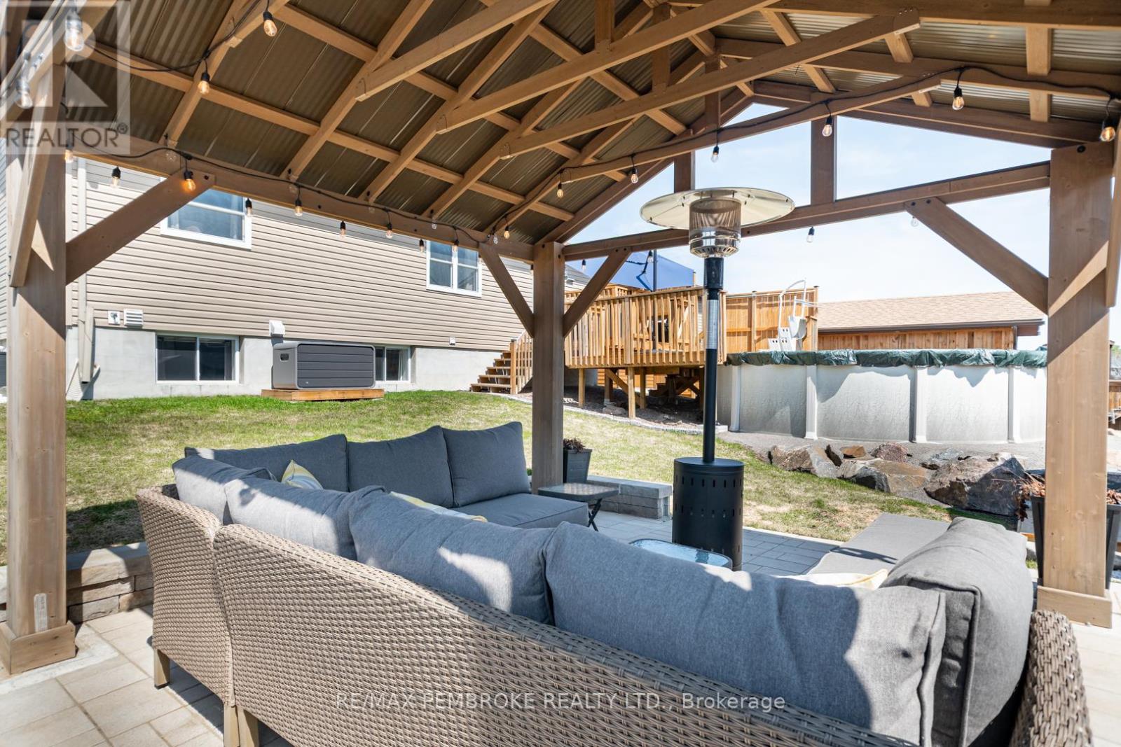 29 Terrance Drive, Petawawa, Ontario  K8H 0H3 - Photo 44 - X12986484