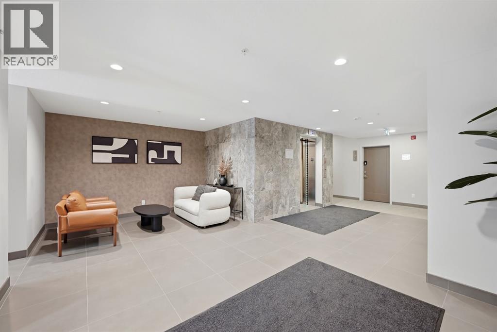 104, 660 Shawnee Square Sw, Calgary, Alberta  T2Y 2N6 - Photo 4 - A2302761