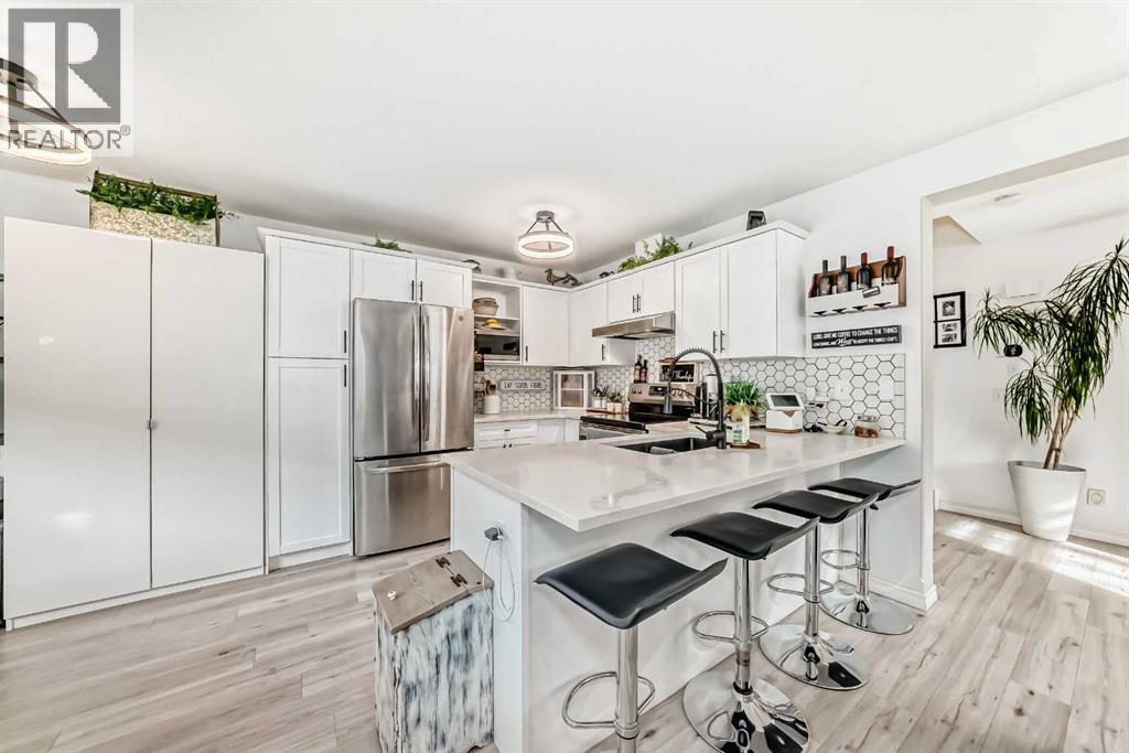 15 Spring Meadows Bay, Okotoks, Alberta  T1S 2G8 - Photo 10 - A2303115