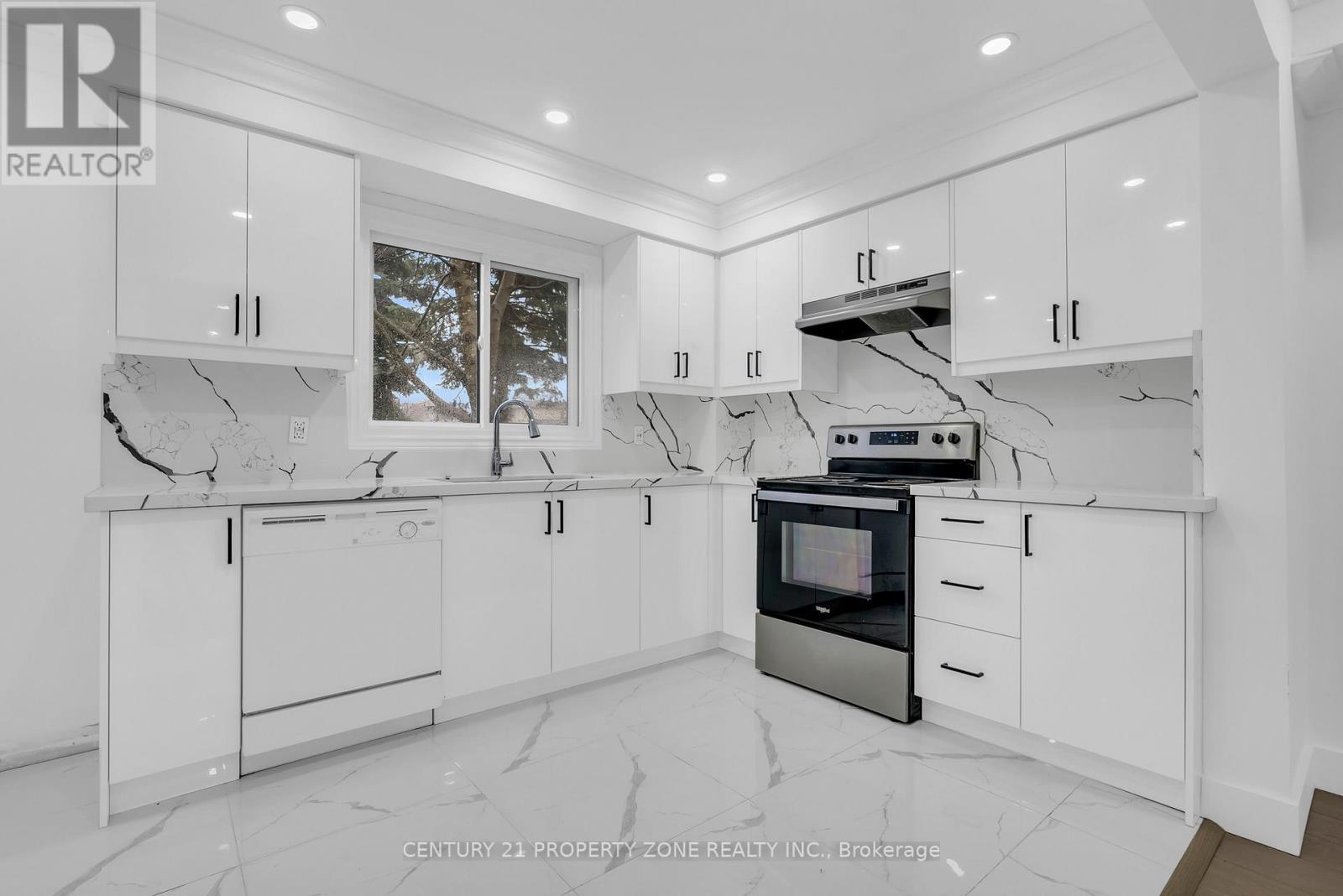 188 Cardinal Street, Barrie, Ontario  L4M 6G8 - Photo 12 - S13043280