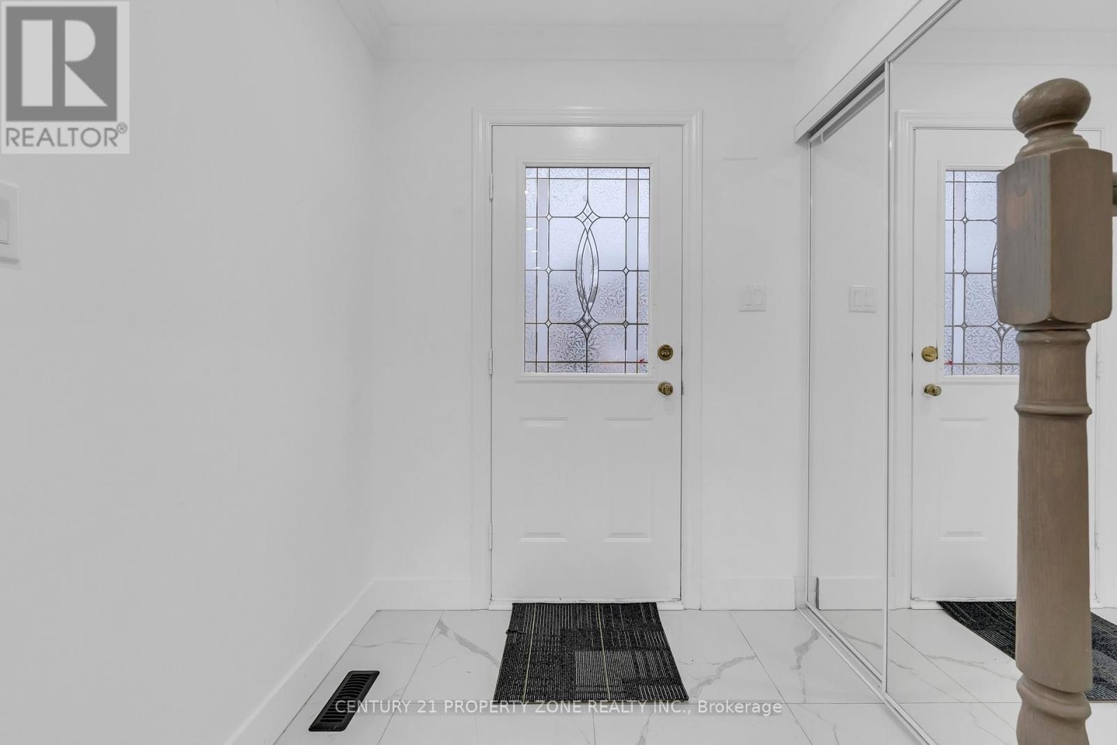 188 Cardinal Street, Barrie, Ontario  L4M 6G8 - Photo 2 - S13043280