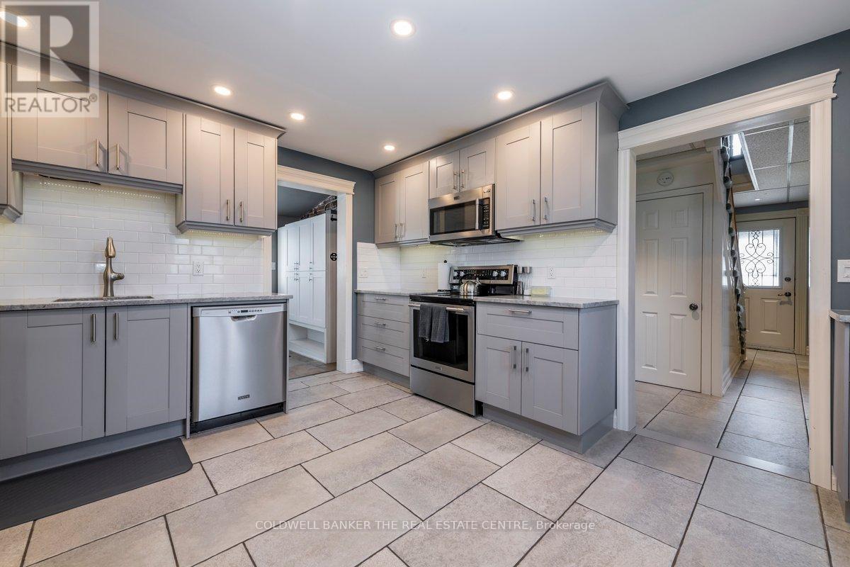 46 Park Street, Barrie, Ontario  L4N 1H5 - Photo 5 - S13043680