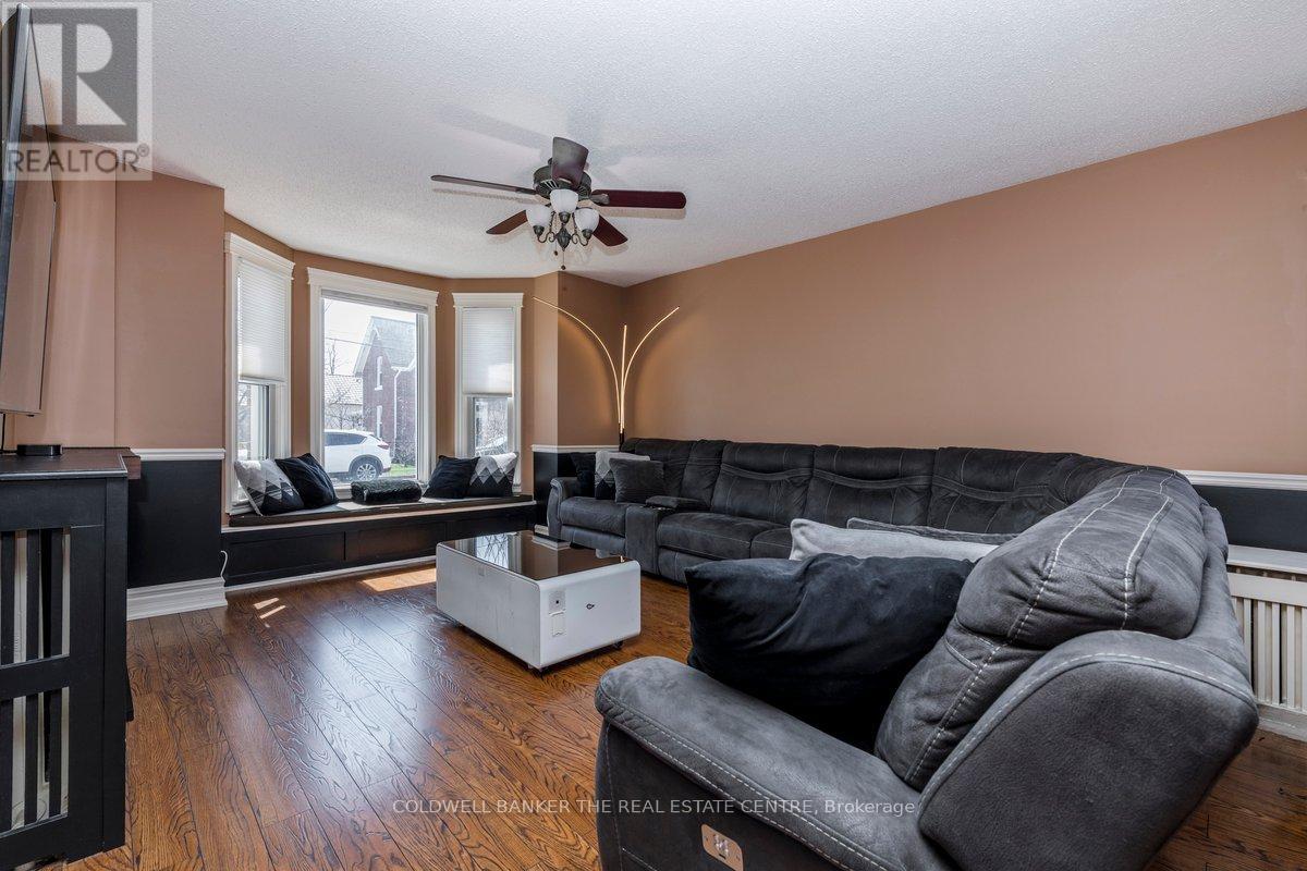 46 Park Street, Barrie, Ontario  L4N 1H5 - Photo 9 - S13043680