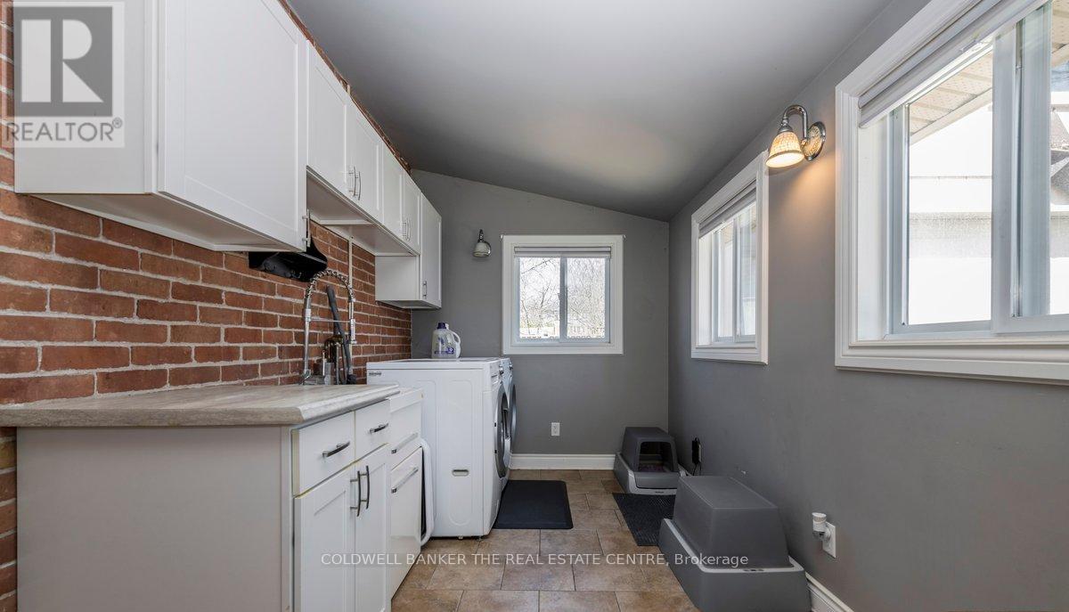 46 Park Street, Barrie, Ontario  L4N 1H5 - Photo 7 - S13043680