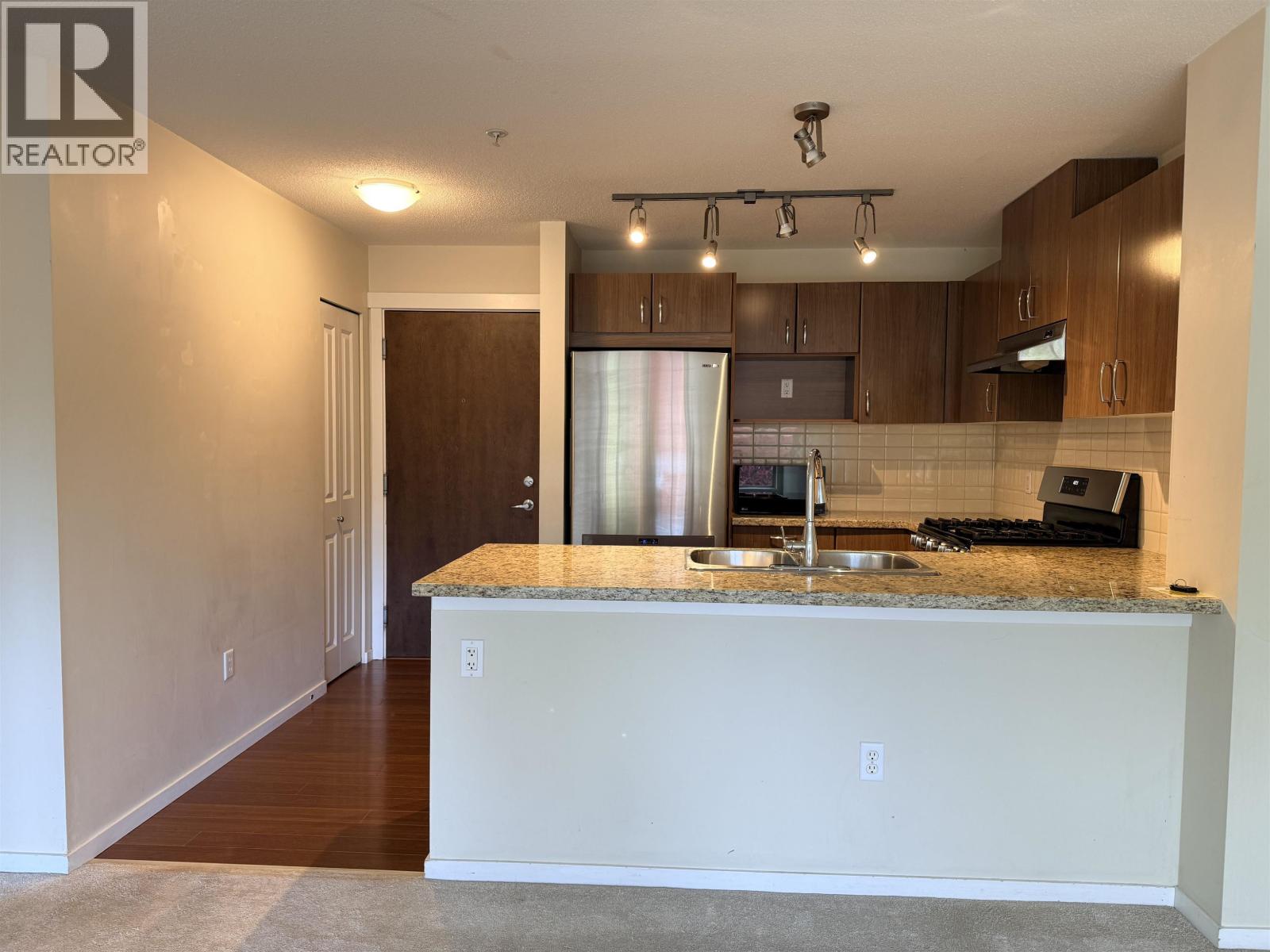 215 3110 Dayanee Springs Boulevard, Coquitlam, British Columbia  V3E 0B4 - Photo 7 - R3102048