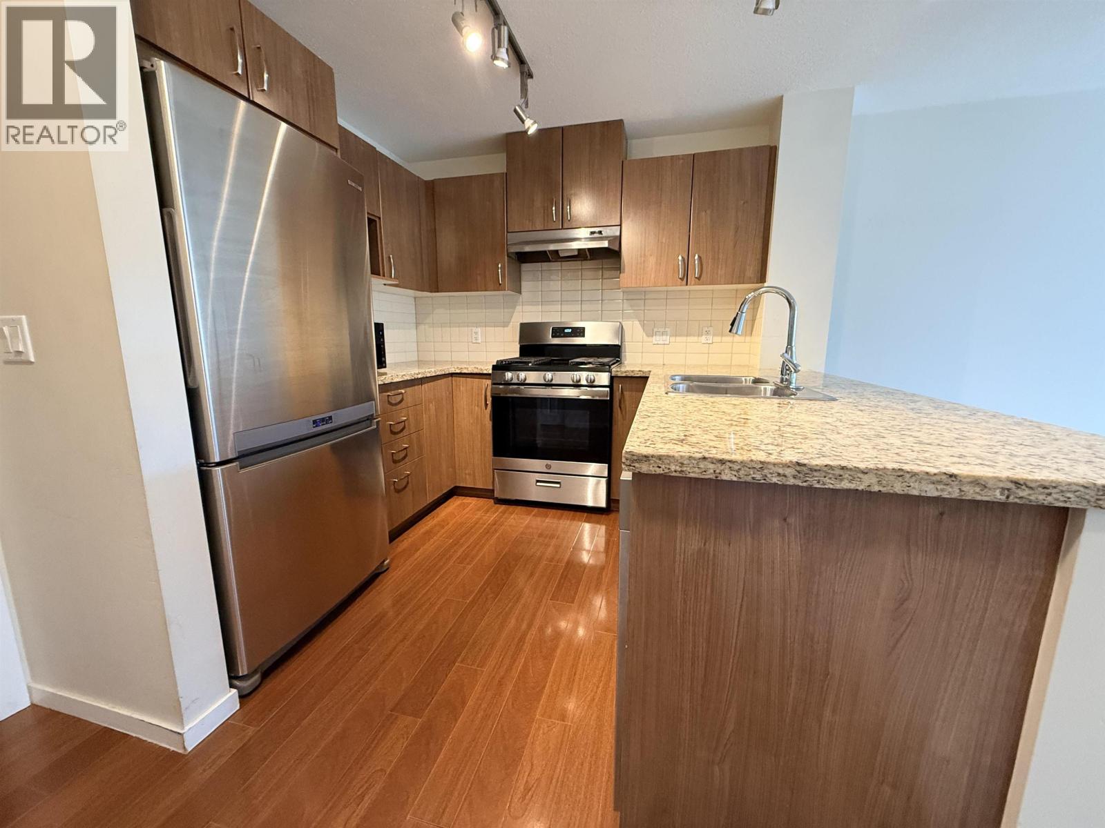 215 3110 Dayanee Springs Boulevard, Coquitlam, British Columbia  V3E 0B4 - Photo 5 - R3102048