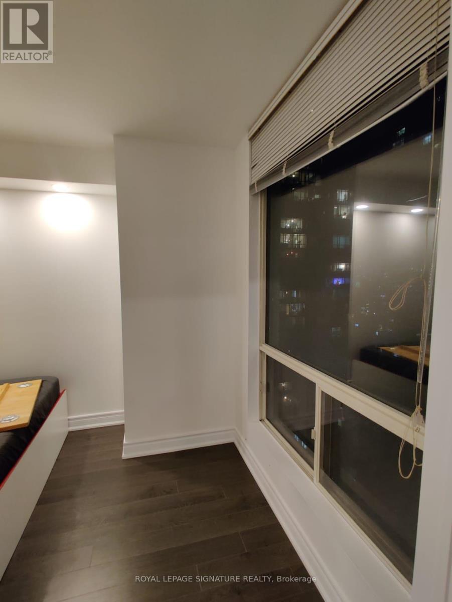 2008 - 25 Grenville Street, Toronto, Ontario  M4Y 2X5 - Photo 11 - C13043748