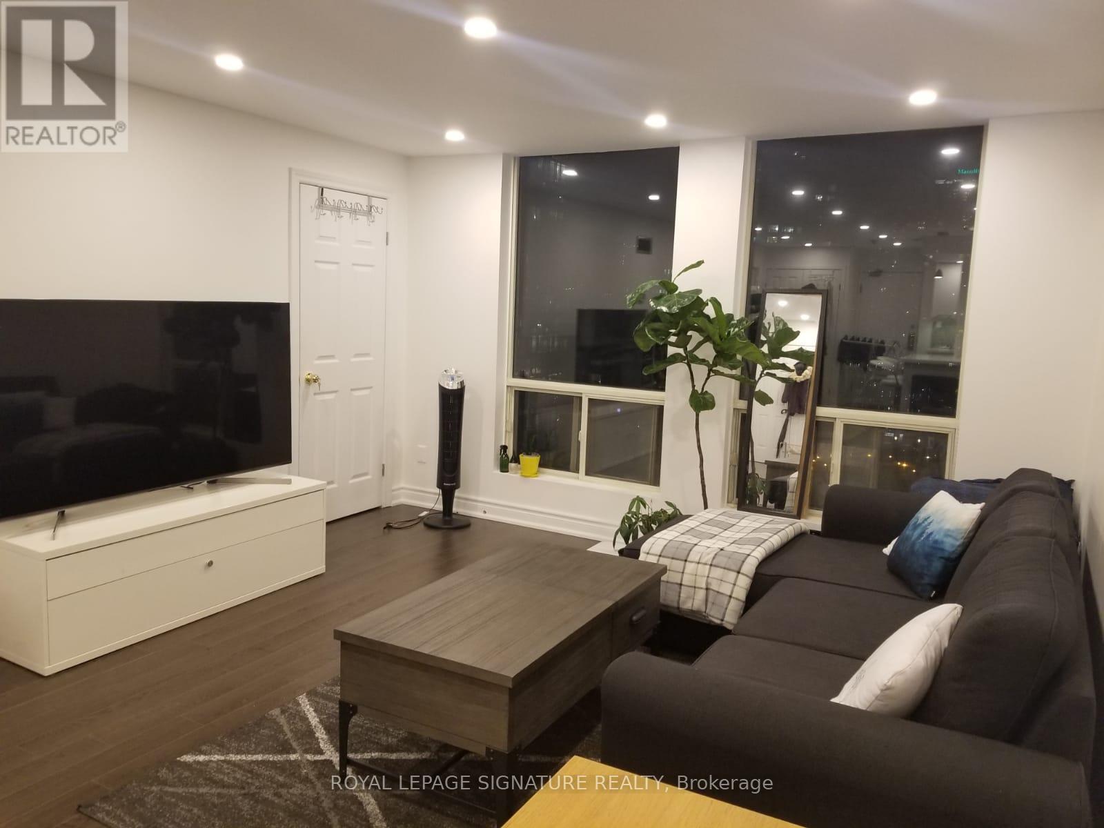 2008 - 25 Grenville Street, Toronto, Ontario  M4Y 2X5 - Photo 3 - C13043748