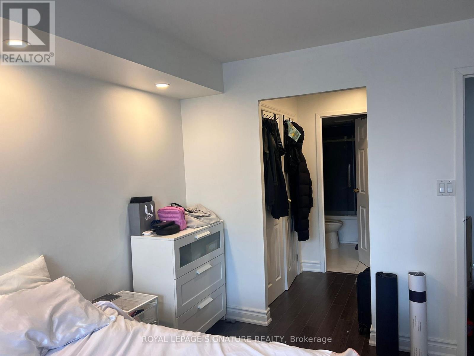 2008 - 25 Grenville Street, Toronto, Ontario  M4Y 2X5 - Photo 5 - C13043748