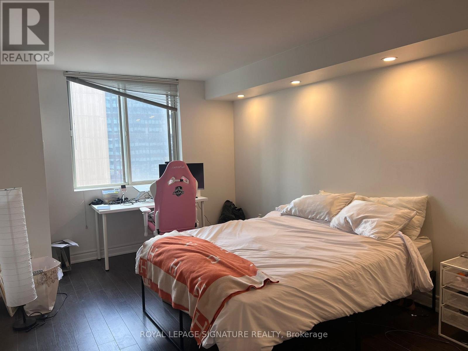 2008 - 25 Grenville Street, Toronto, Ontario  M4Y 2X5 - Photo 9 - C13043748