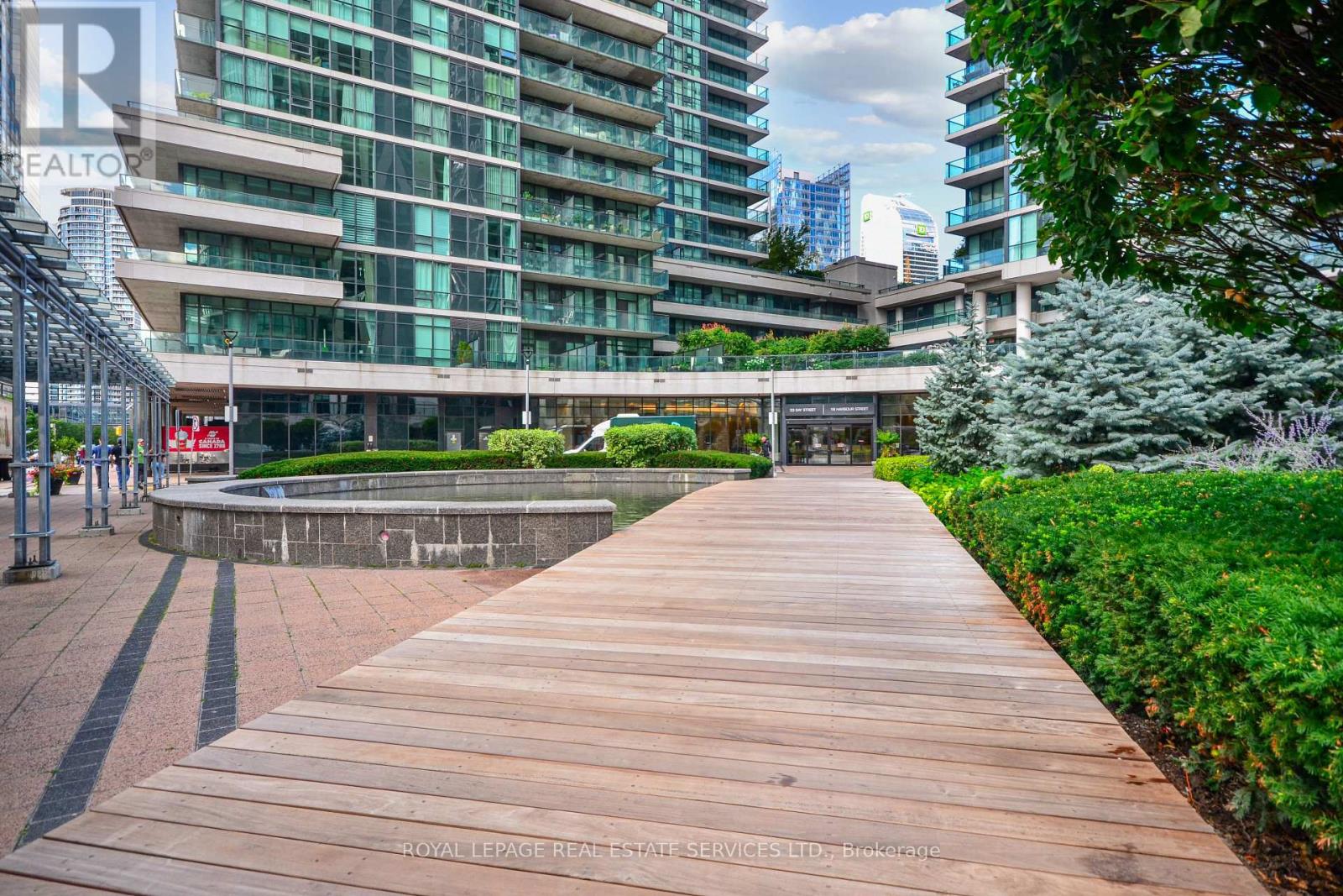 1111 - 33 Bay Street, Toronto, Ontario  M5J 2Z3 - Photo 2 - C13043788