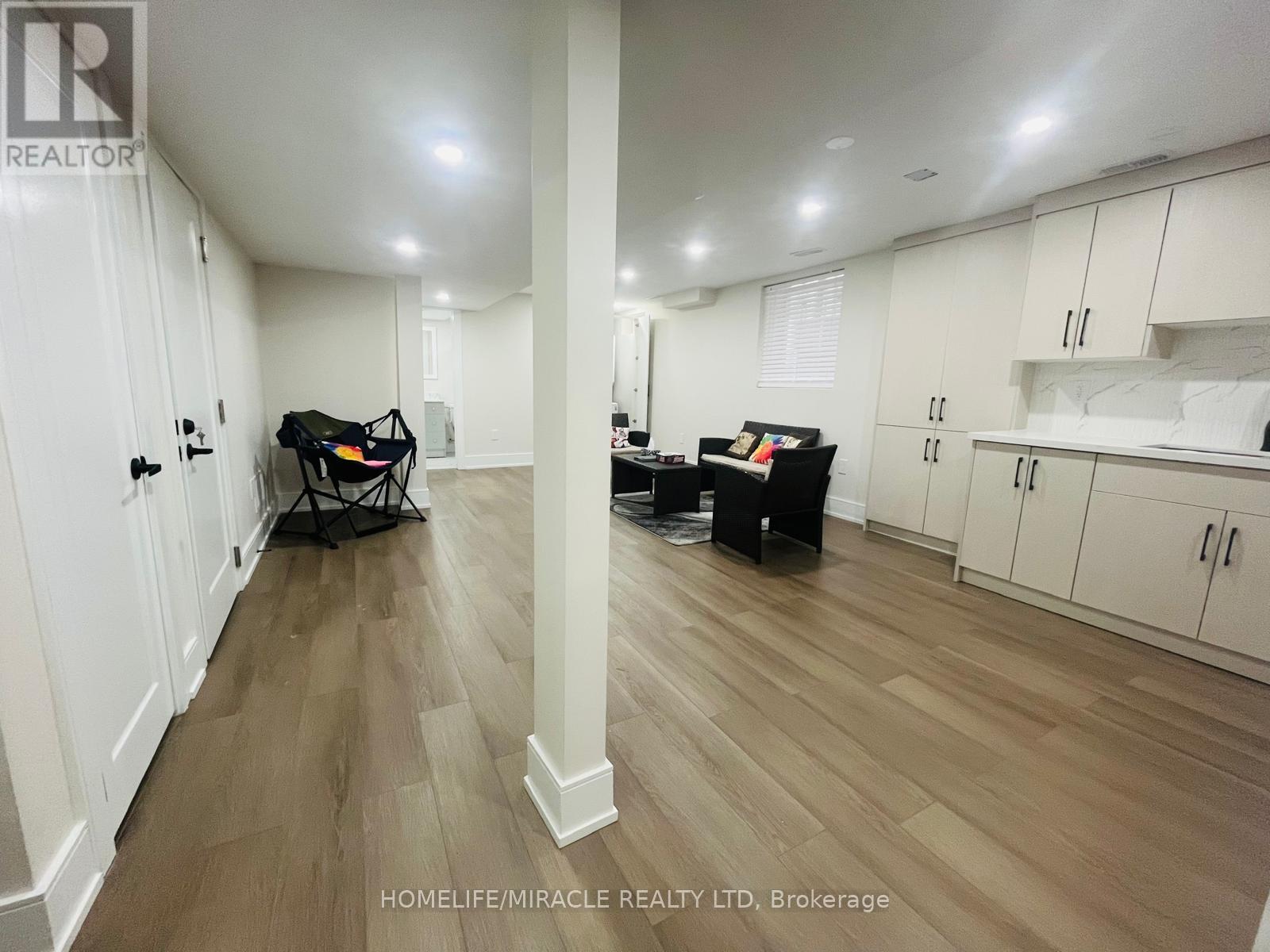 28 FISHLOCK STREET, Ajax, Ontario