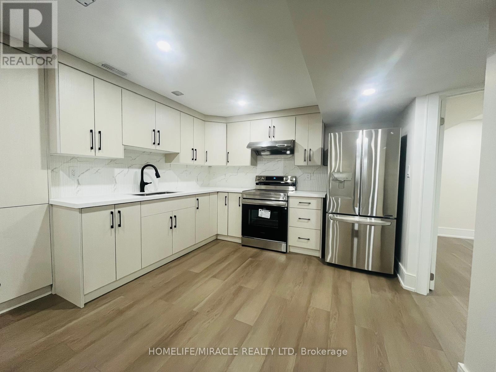 28 Fishlock Street, Ajax, Ontario  L1Z 1G3 - Photo 2 - E13043774