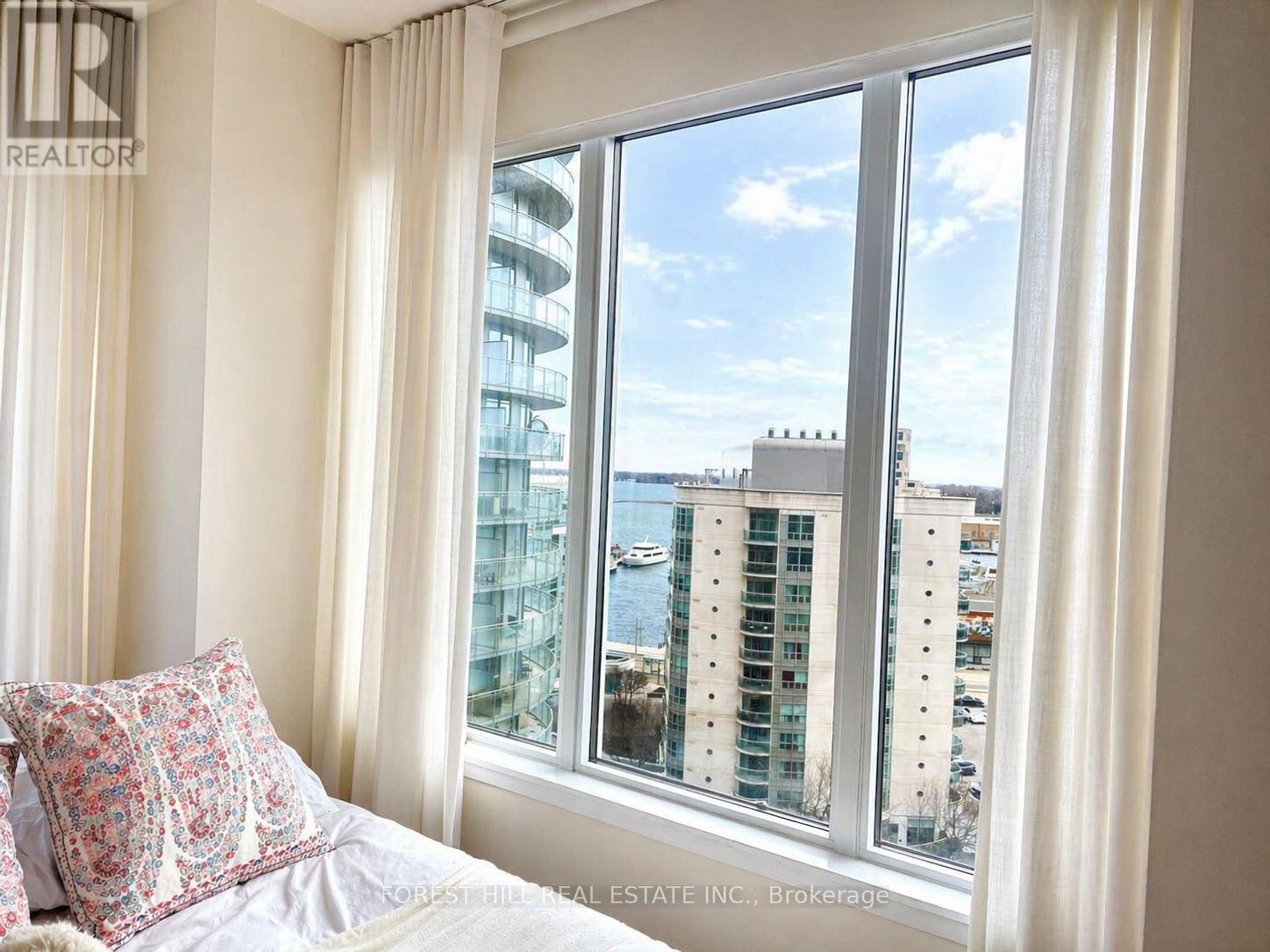 1215 - 17 BATHURST STREET Toronto (Waterfront Communities), ON M5V 0N1