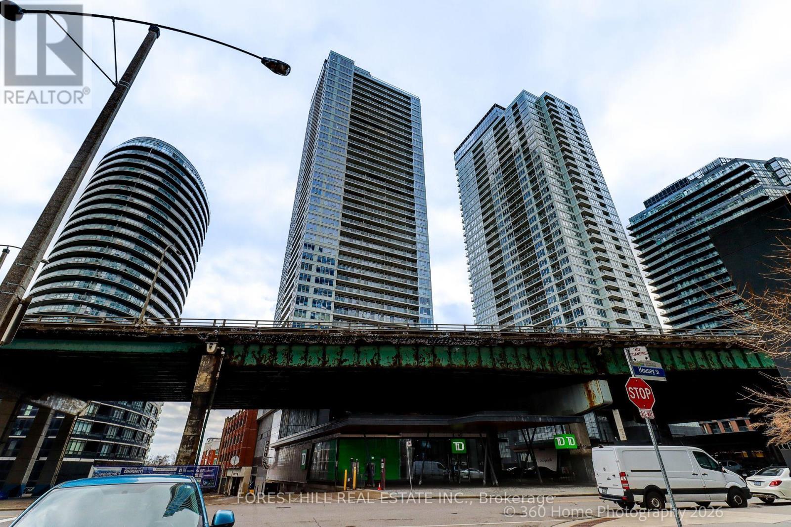 1215 - 17 BATHURST STREET Toronto (Waterfront Communities), ON M5V 0N1