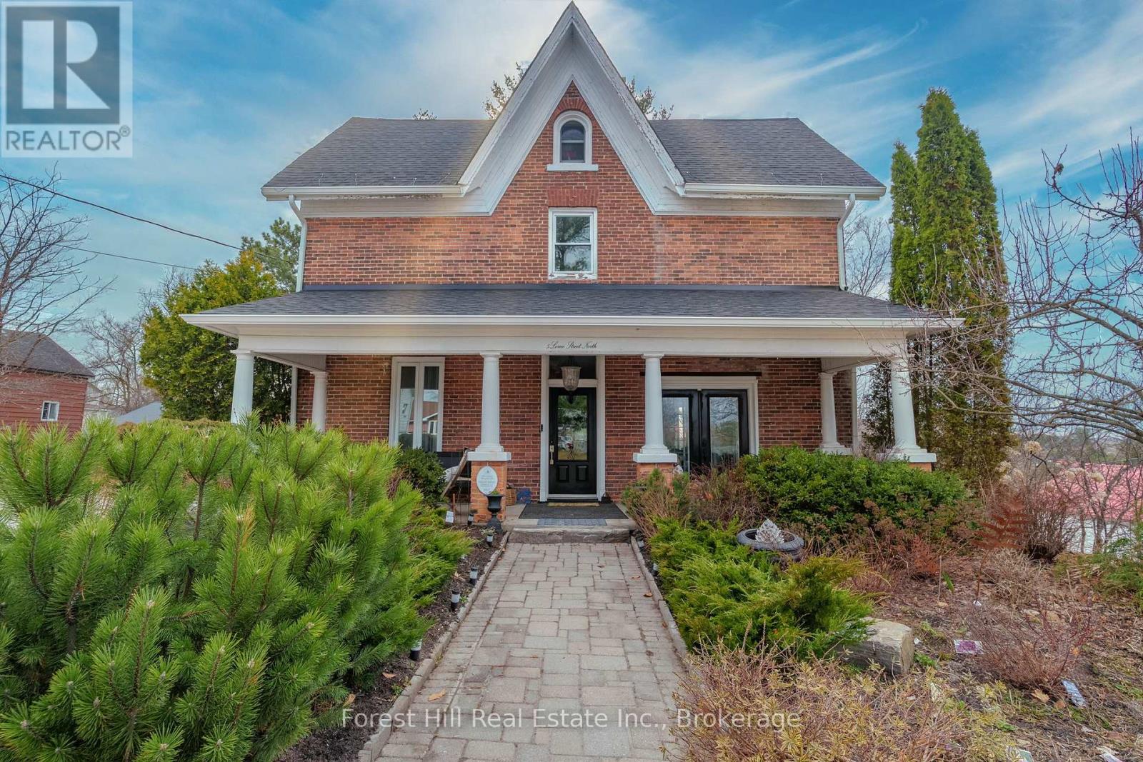 5 LORNE STREET N, Huntsville, Ontario