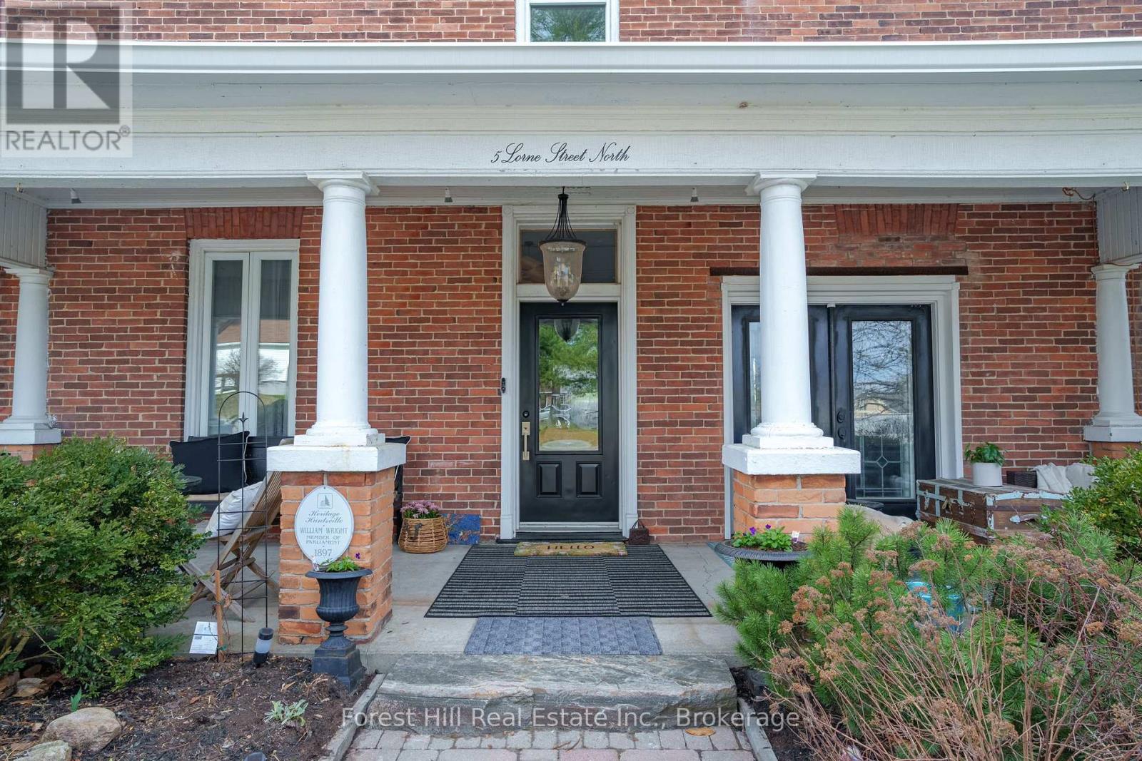 5 Lorne Street N, Huntsville, Ontario  P1H 2G1 - Photo 2 - X13043784