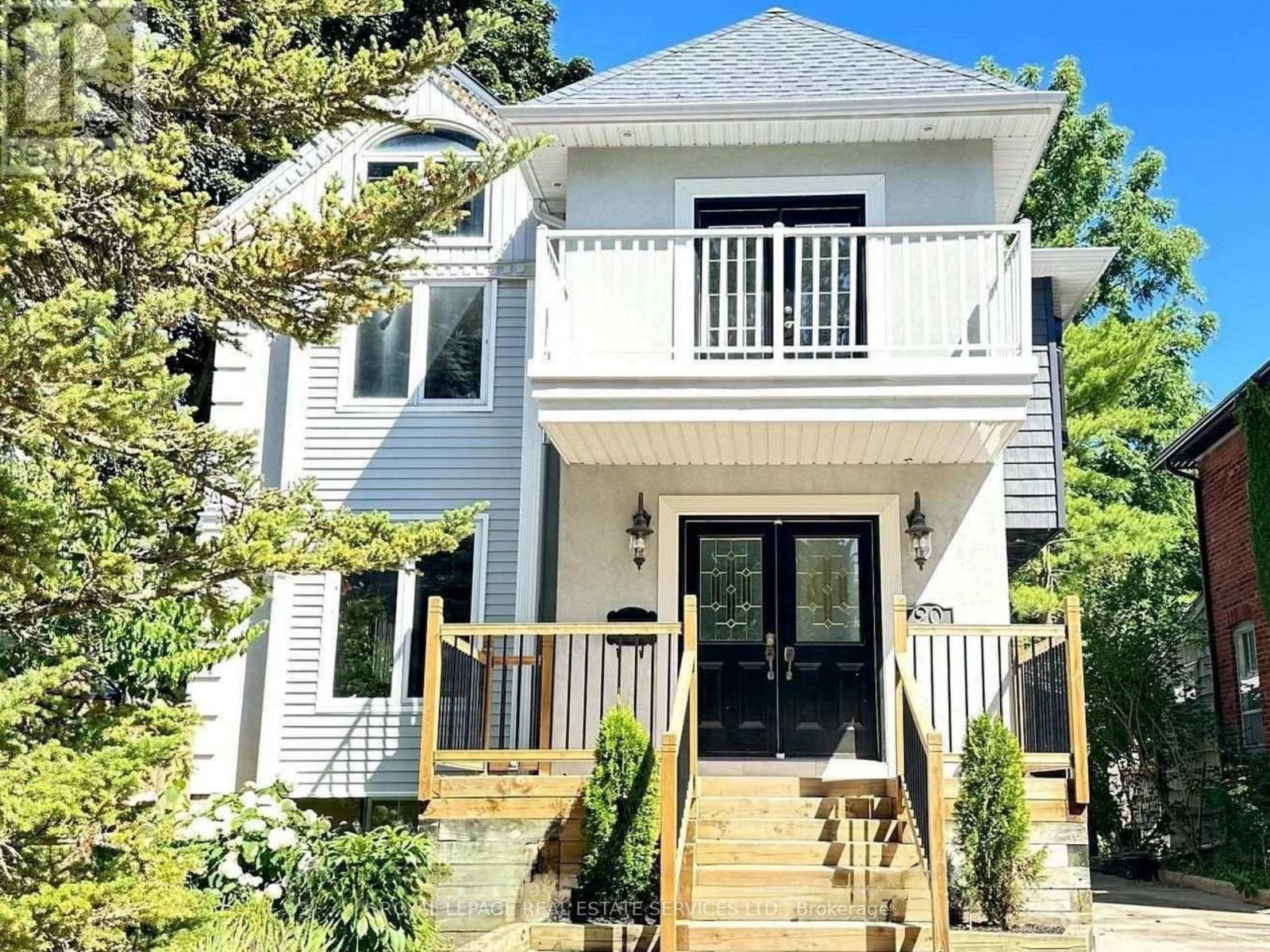 20 HOLGATE STREET, Barrie, Ontario