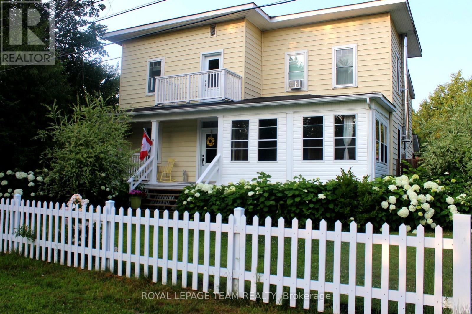 21 KING STREET, Killaloe, Ontario