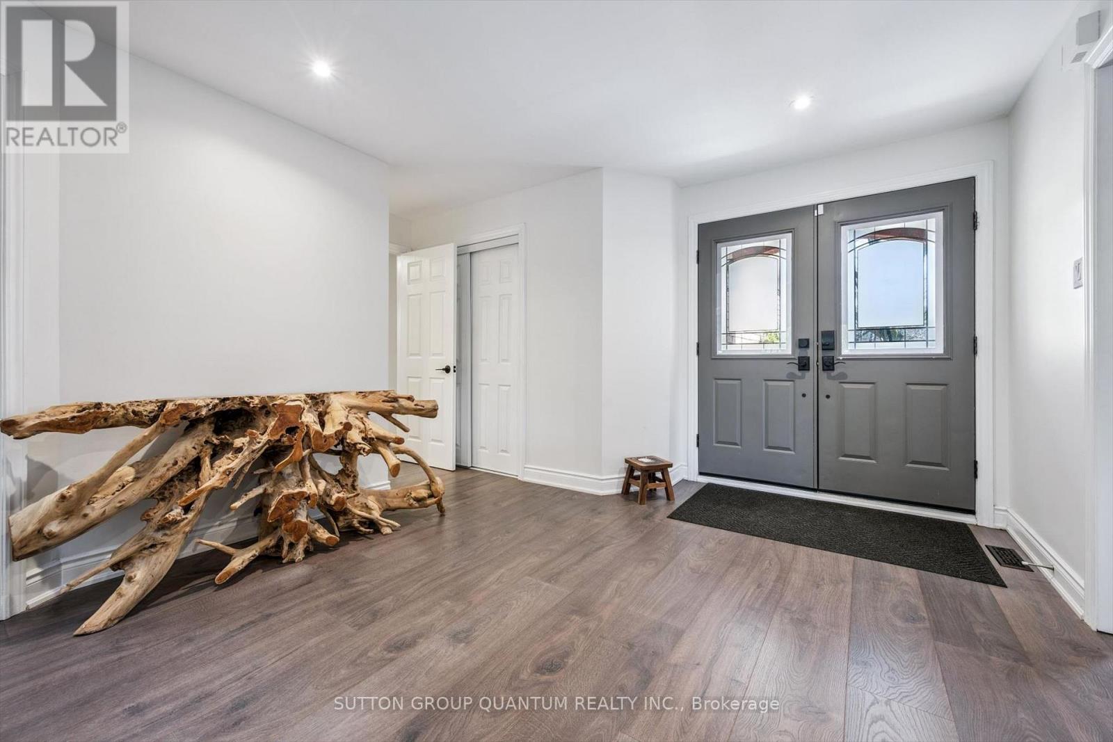 1496 Tanner Court, Oakville, Ontario  L6M 2Z3 - Photo 3 - W13043734