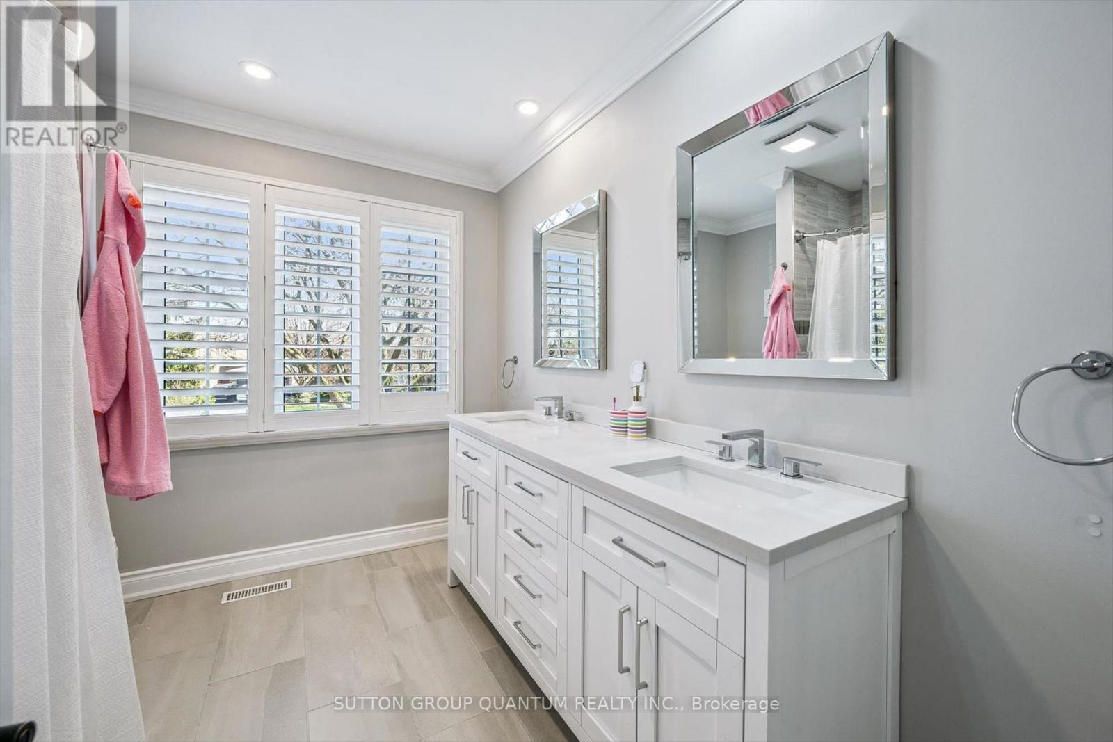 1496 Tanner Court, Oakville, Ontario  L6M 2Z3 - Photo 32 - W13043734