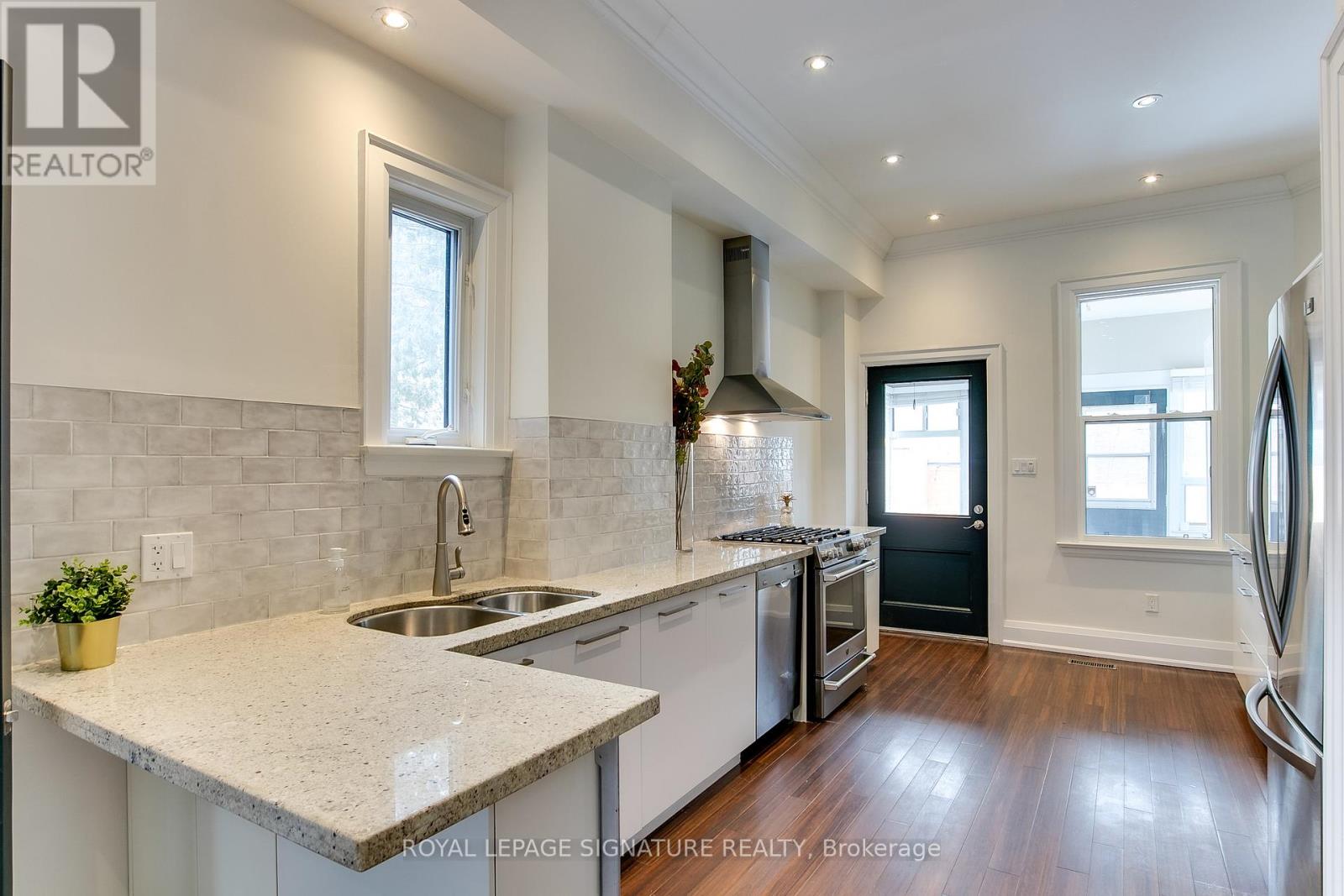 50 Gwynne Avenue, Toronto, Ontario  M6K 2C4 - Photo 14 - W13043756