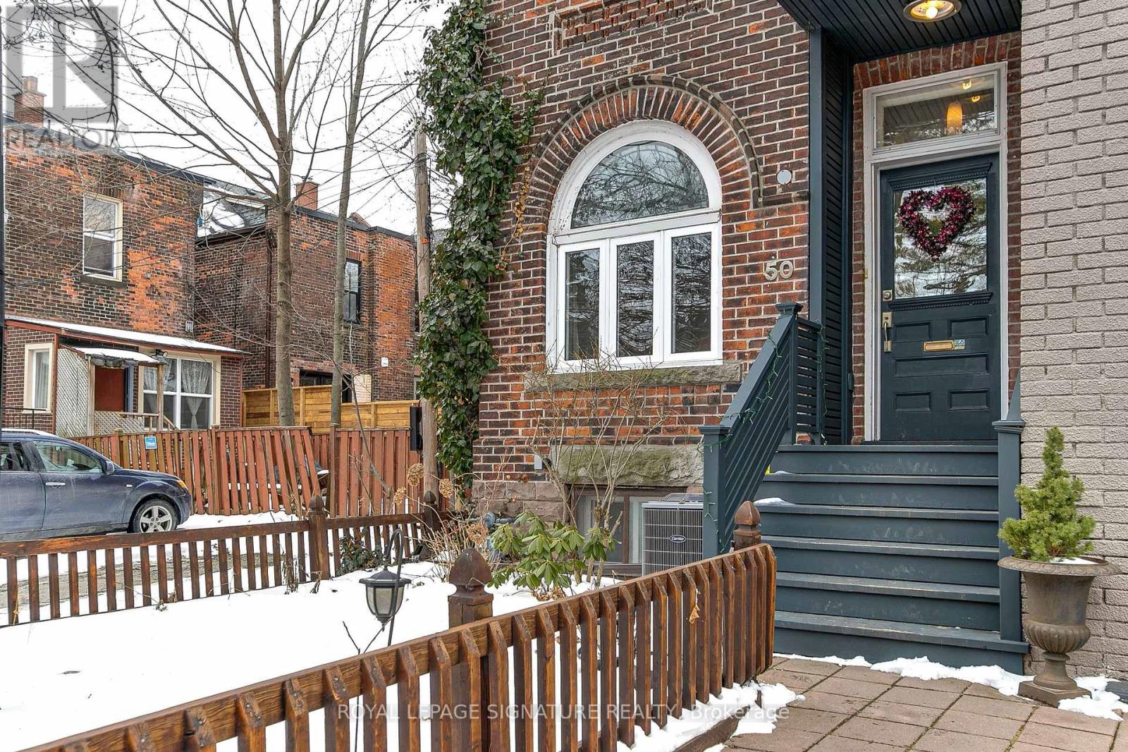 50 Gwynne Avenue, Toronto, Ontario  M6K 2C4 - Photo 4 - W13043756